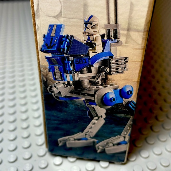 LEGO Star Wars 75280 501st Legion Clone Troopers with AT-RT   75280